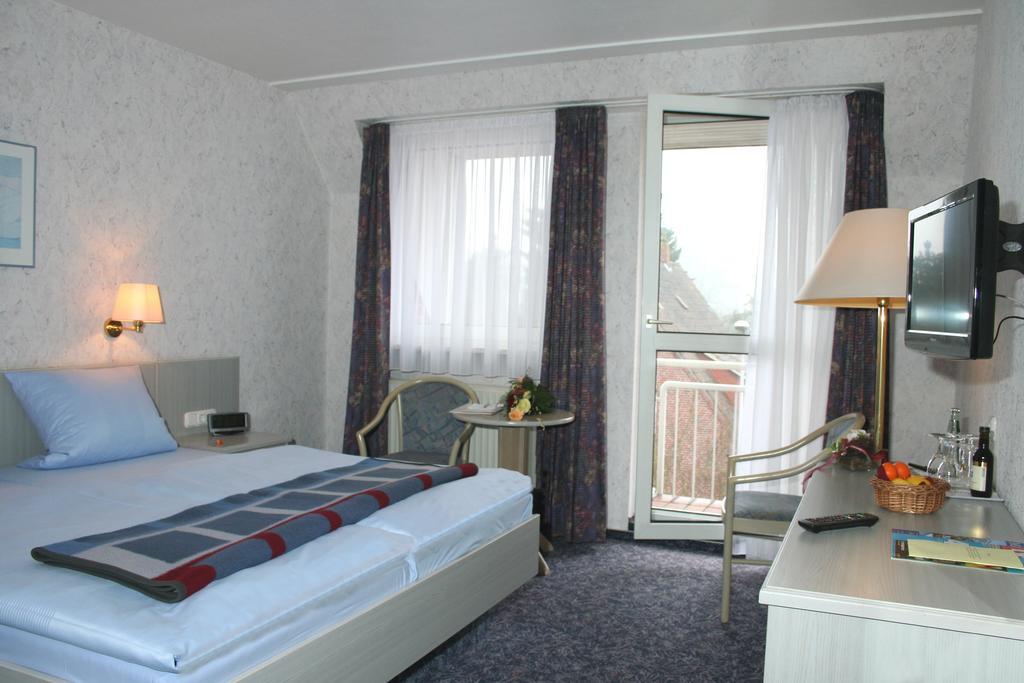 Hotel Бад Цвишенан Екстериор снимка