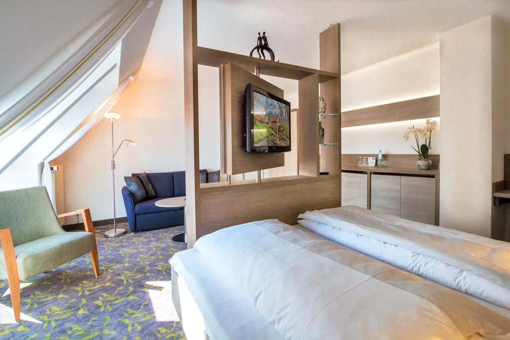 Hotel Бад Цвишенан Екстериор снимка