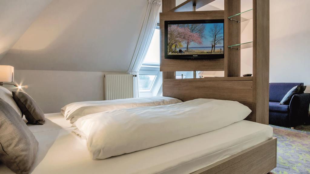 Hotel Бад Цвишенан Екстериор снимка