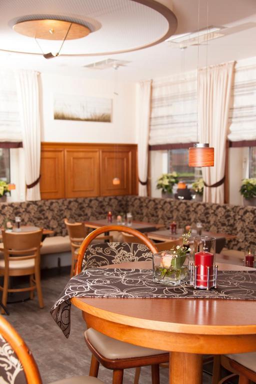 Hotel Бад Цвишенан Екстериор снимка